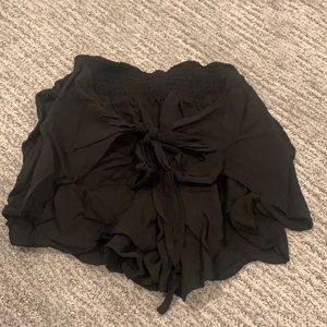 ELAN SIZE MEDIUM SHORT W/ TIE